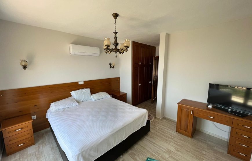 VİLLA ÖZPINARLAR YARIMDA